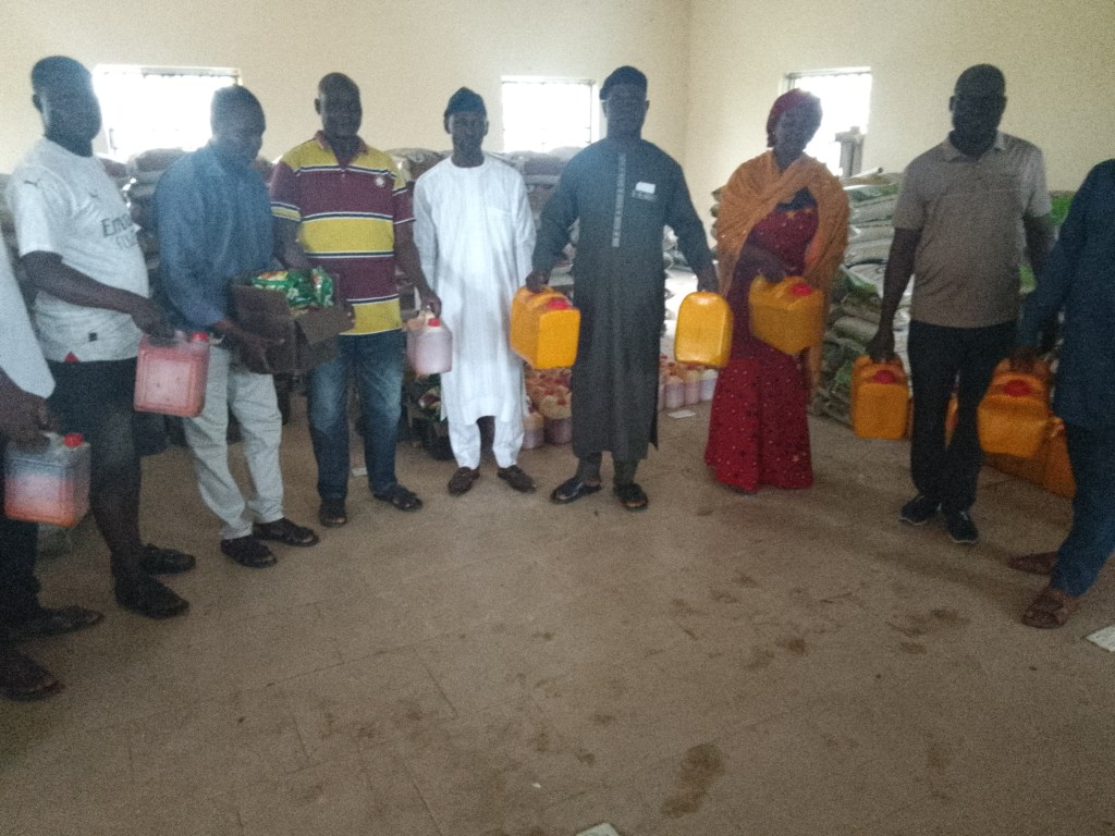 FG, Senator Binos Distribute Relief Materials to Victims of Lamurde Communal&nbsp;Clashes